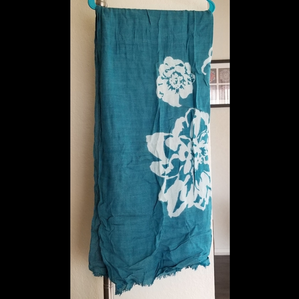 Gap Scarf